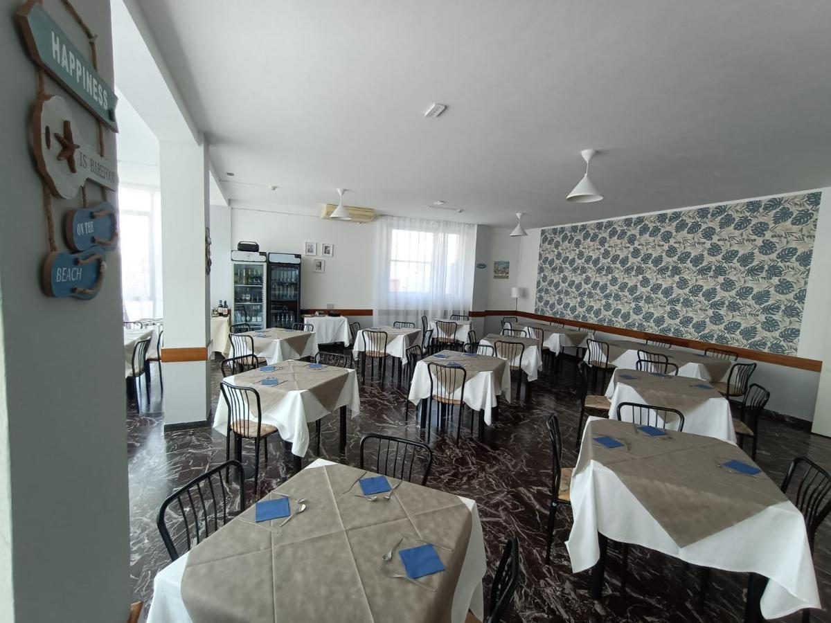 Hotel La Torre Червия Екстериор снимка